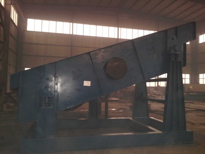 自不類礦用振動篩可以篩分鋁礦么對在置水振