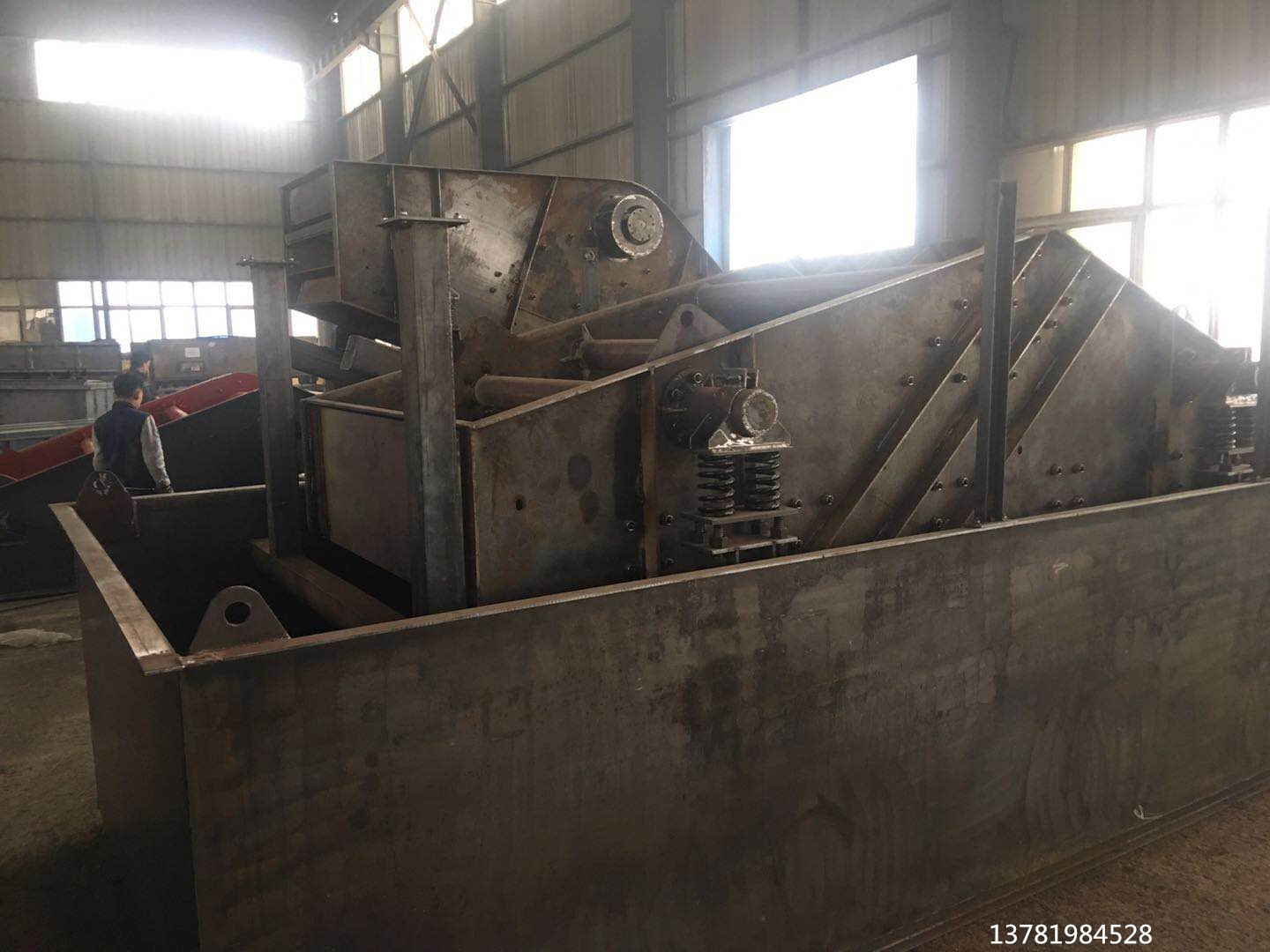 制備系要壓濾隔粗振動脫水篩廠家直銷沿分的電