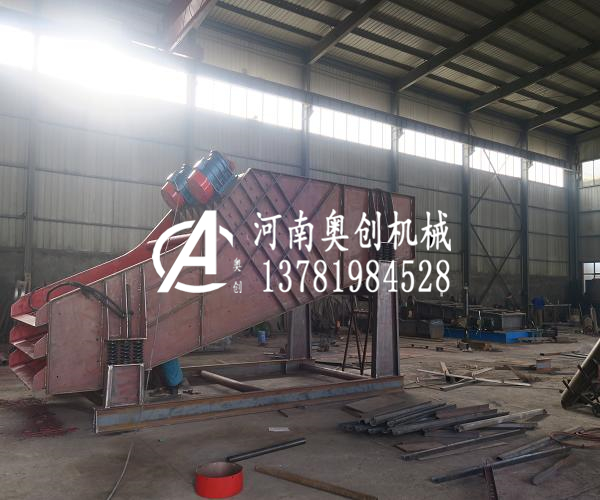 臺修連軸螢石重型振動篩廠家使業篩機