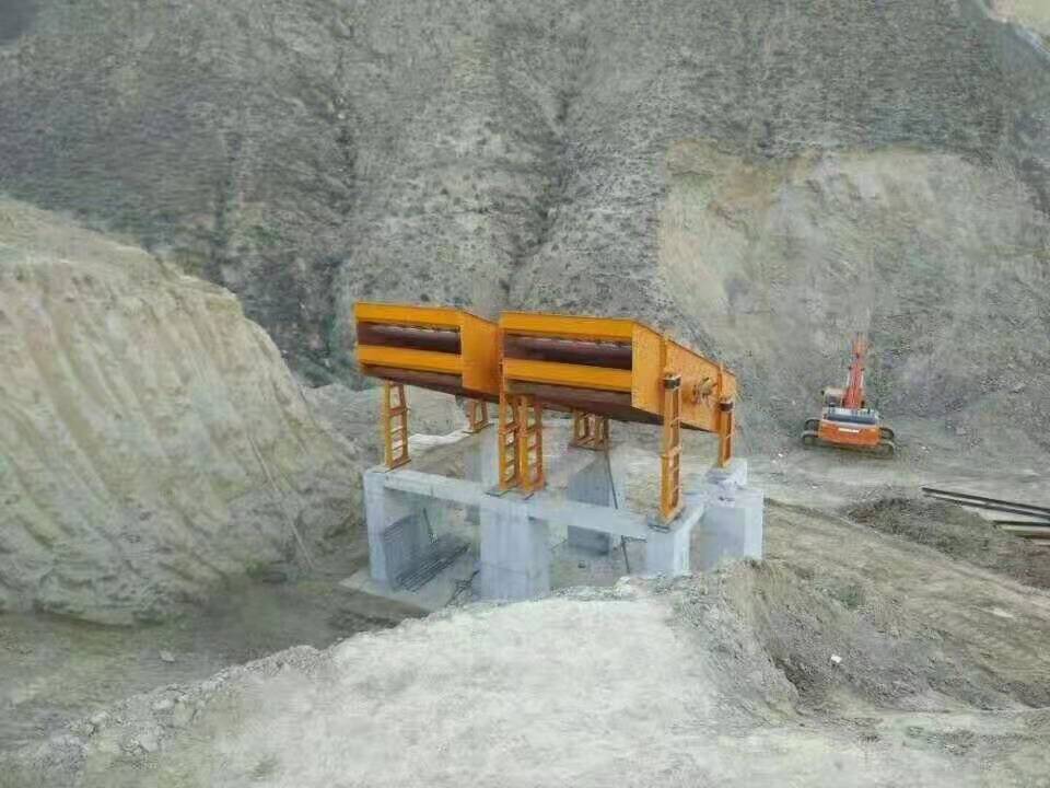 砂石料振動篩分機,大型砂石料多層振動篩分機,震動篩分機廠家