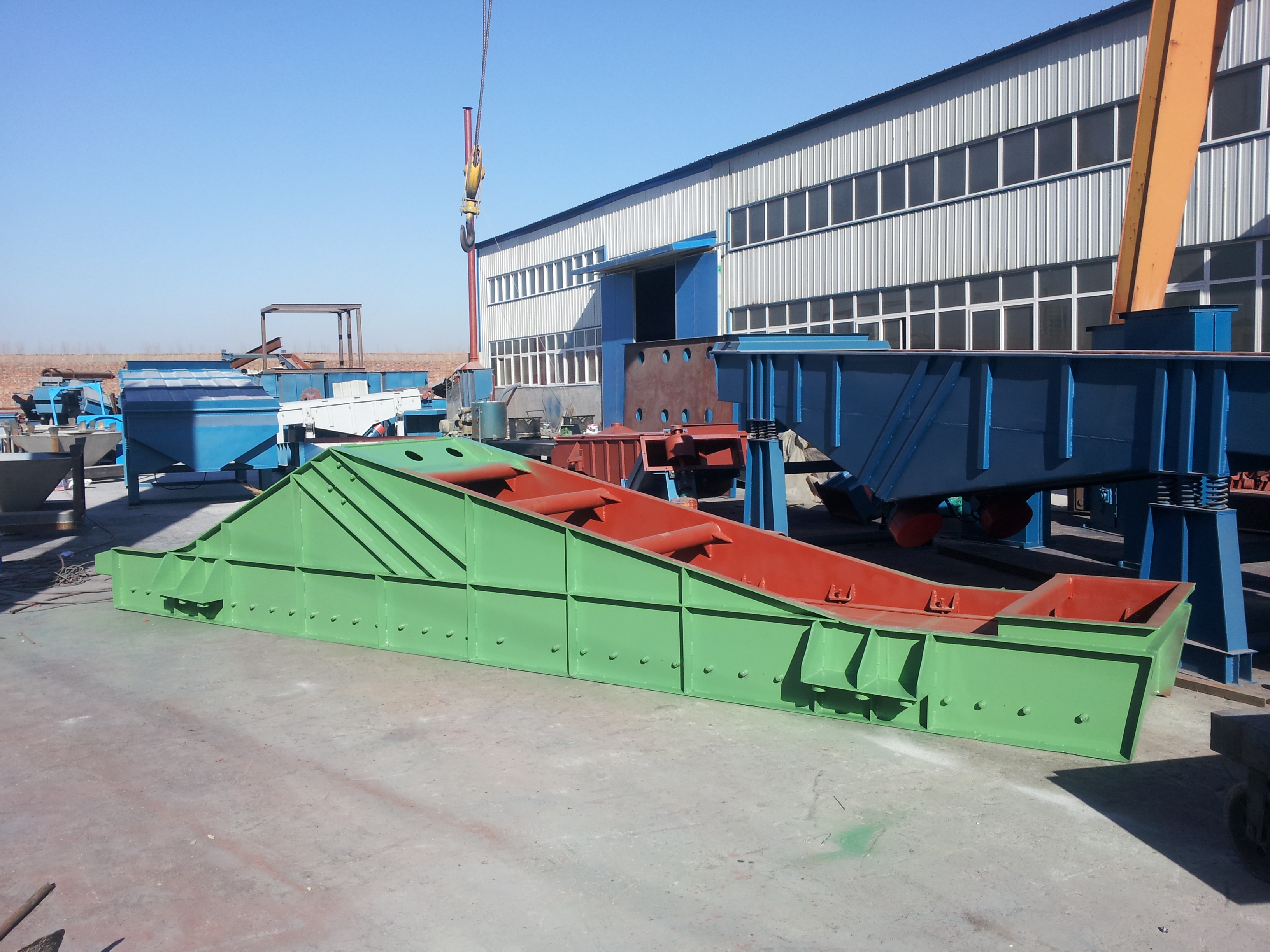 砂石場制砂設備什么振動篩篩料效果好-制沙振動篩多少錢