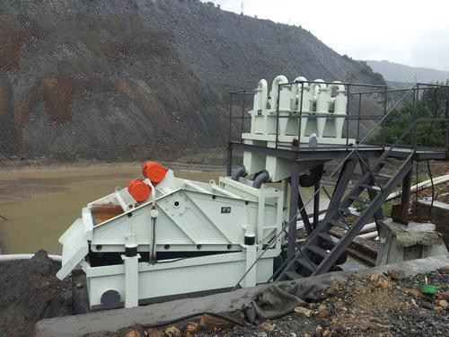 礦用直線脫水篩,聚氨酯脫水振動篩,高頻脫水篩,細沙回收脫水篩廠家