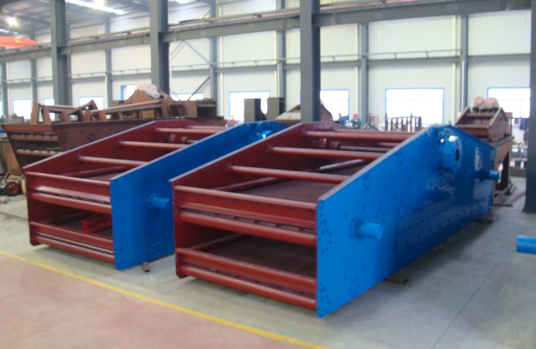 煤礦用振動(dòng)篩設(shè)備型號(hào)和礦用篩分機(jī)工作原理-產(chǎn)量如何