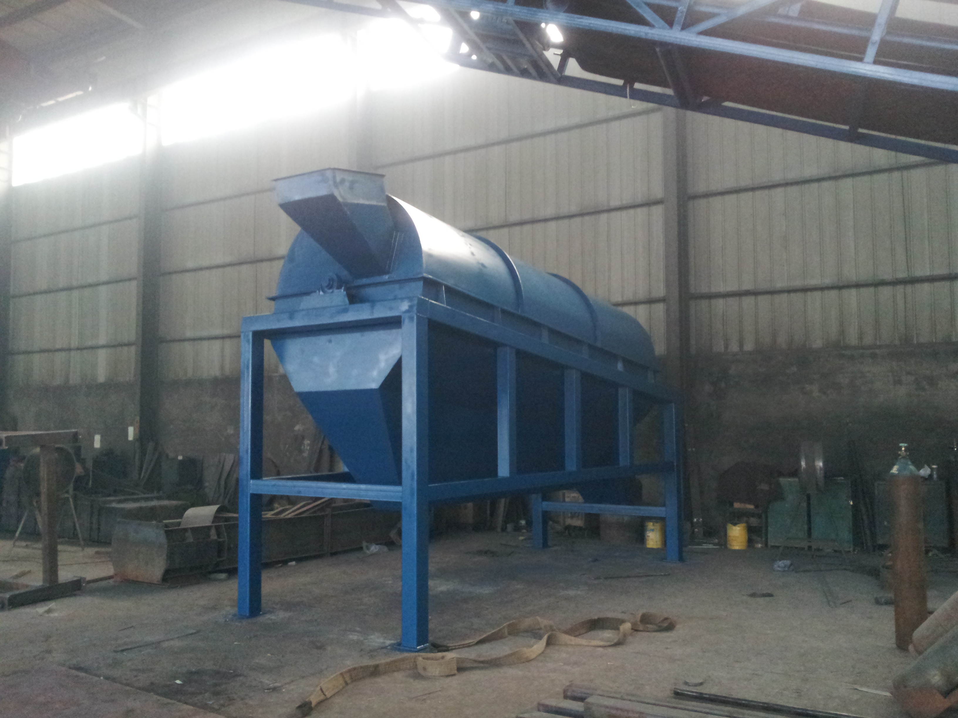 圓筒篩分機和滾筒篩可以篩分哪些物料-是同一種振動篩分設備嗎？