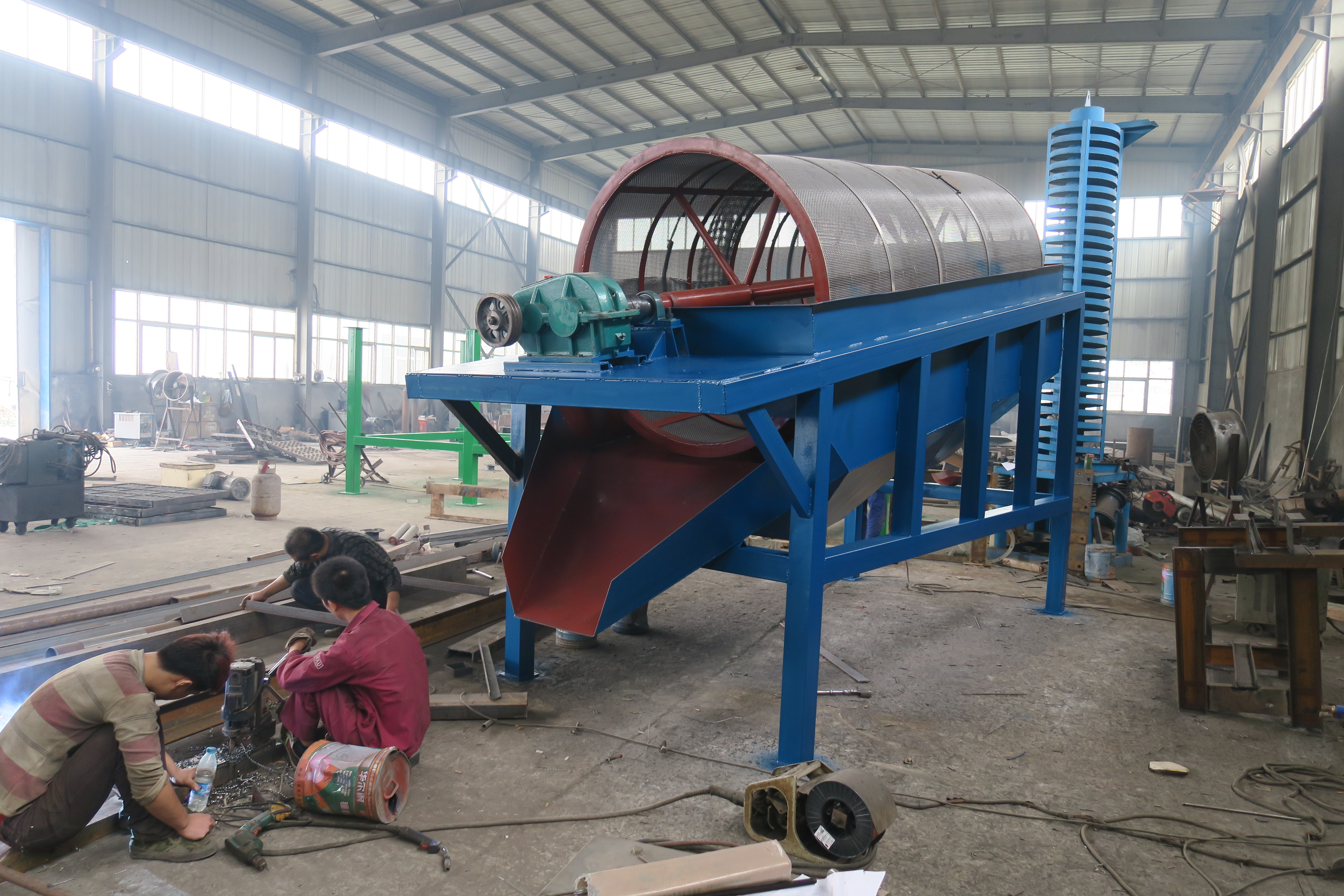 圓筒篩分機和滾筒篩可以篩分哪些物料-是同一種振動篩分設備嗎？