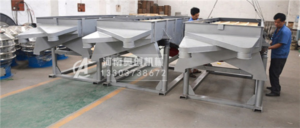 全封閉五層直線振動篩技術參數(shù)-適用物料-如何選機呢？