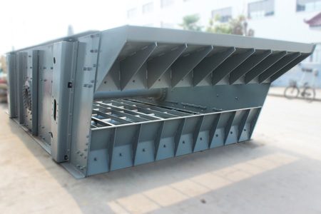 分享一組大型振動篩-雙軸振動篩圖片