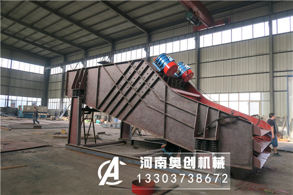 分享一組大型振動篩-雙軸振動篩圖片