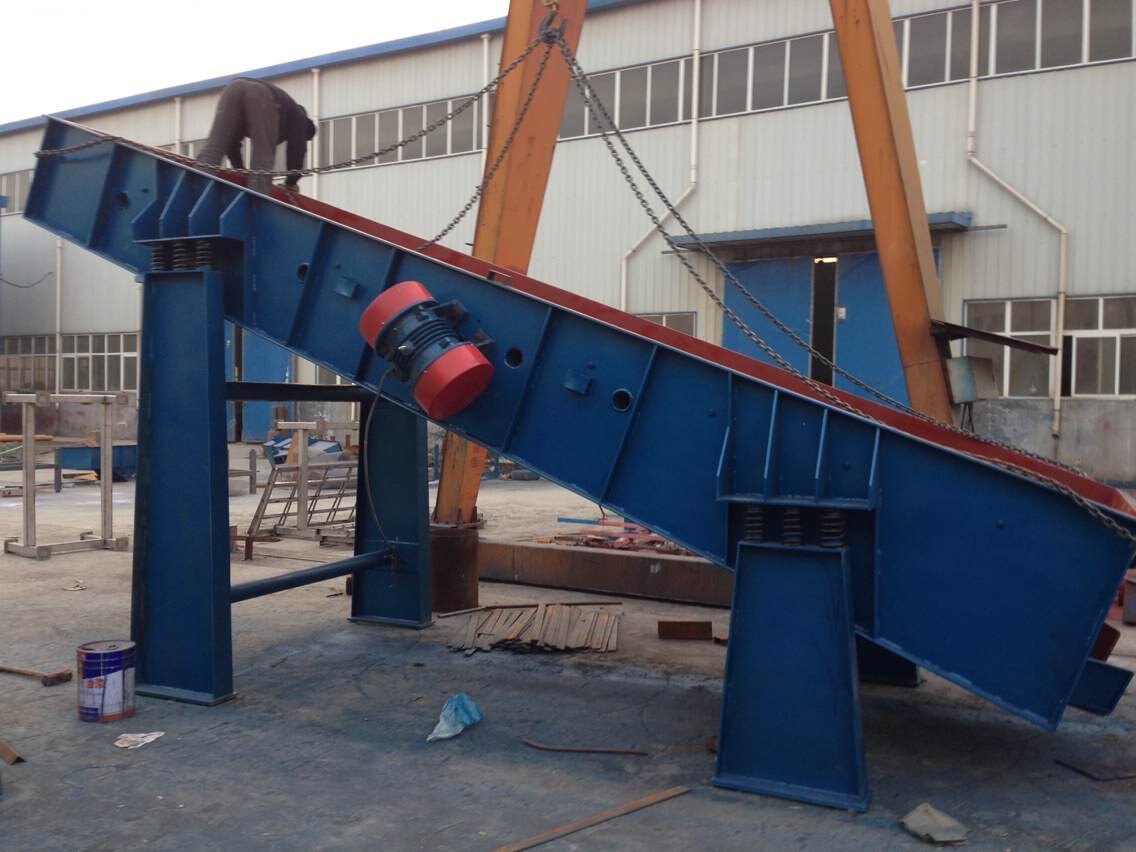 篩沙子直線振動(dòng)篩設(shè)備原理