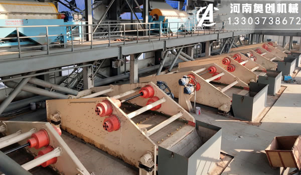 金屬砂料振動篩-濕砂振動篩-砂石料振動篩種類不同