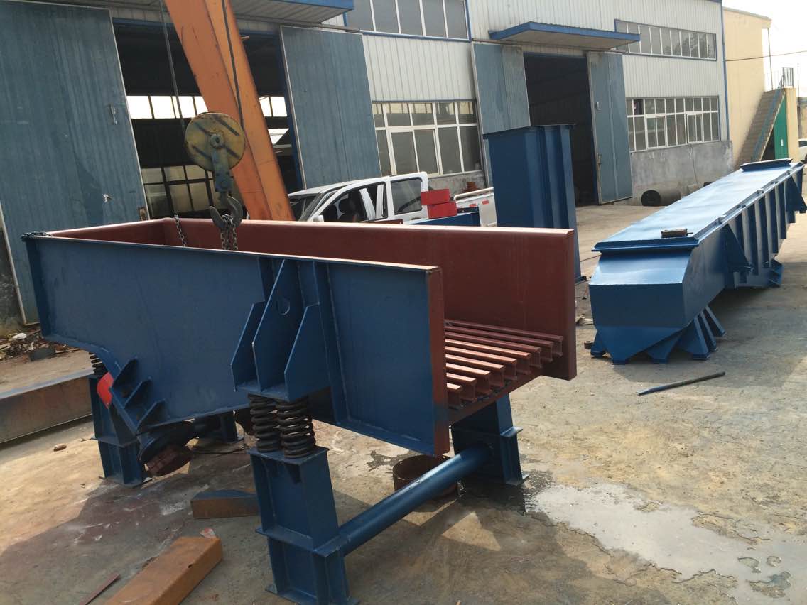 礦山石頭振動(dòng)棒條給料機(jī)設(shè)備圖片大全