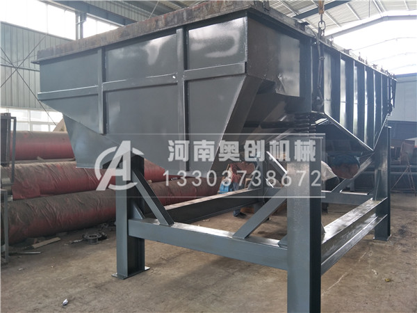 灰鈣直線振動篩在運行的過程中電機底座裂開的原因