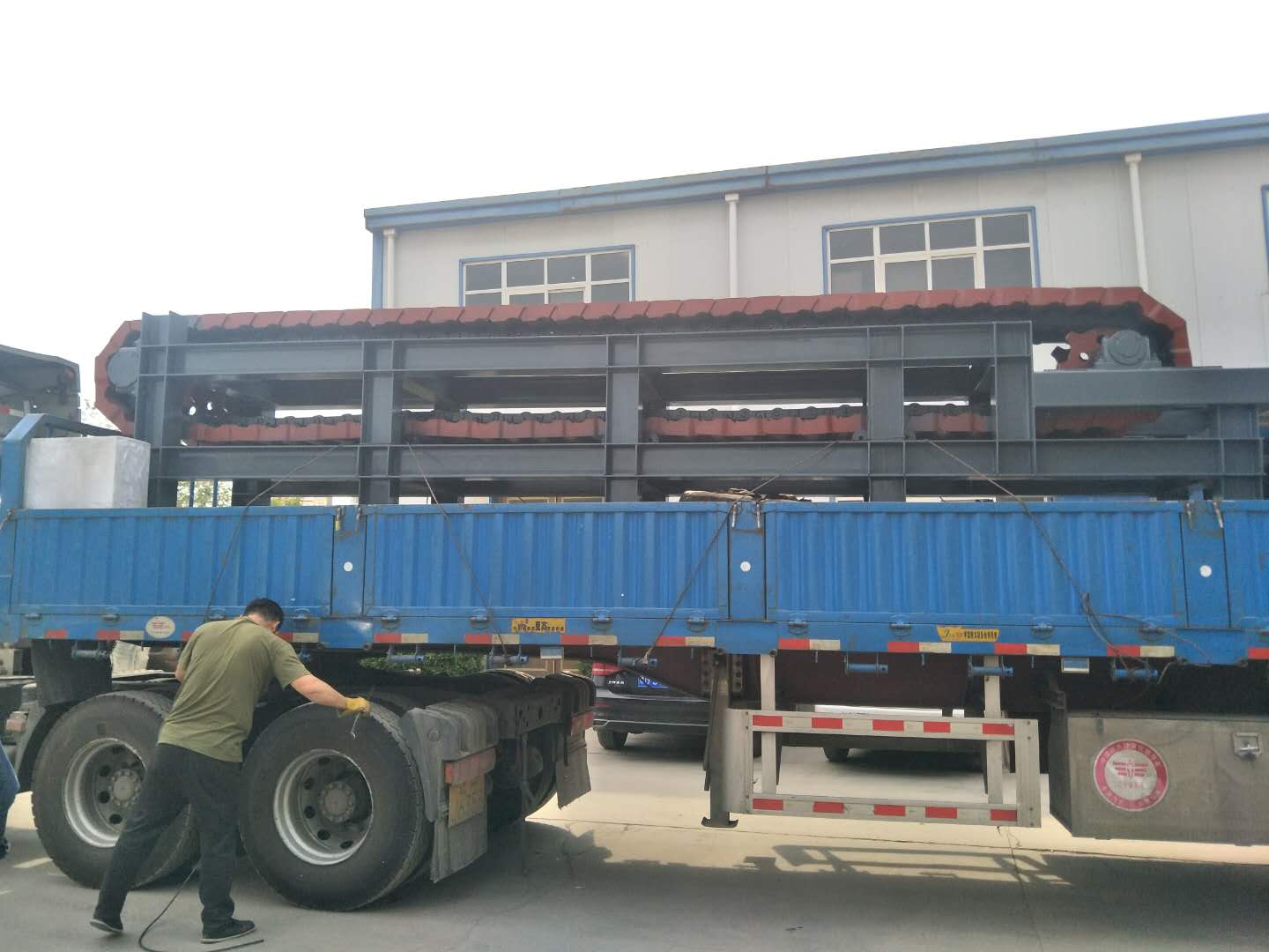 鱗板輸送機可輸送鋼渣,廢料,爐渣,焦炭等高溫物料