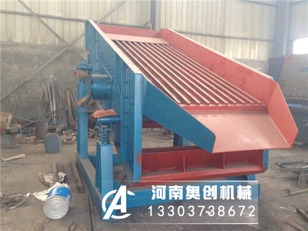 棒條篩可以篩分石塊,鵝卵石,礦石,煤矸石等物料