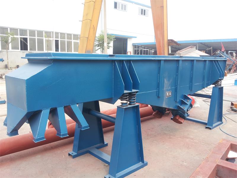 直線振動篩篩面寬度和長度決定設備的產量和精度