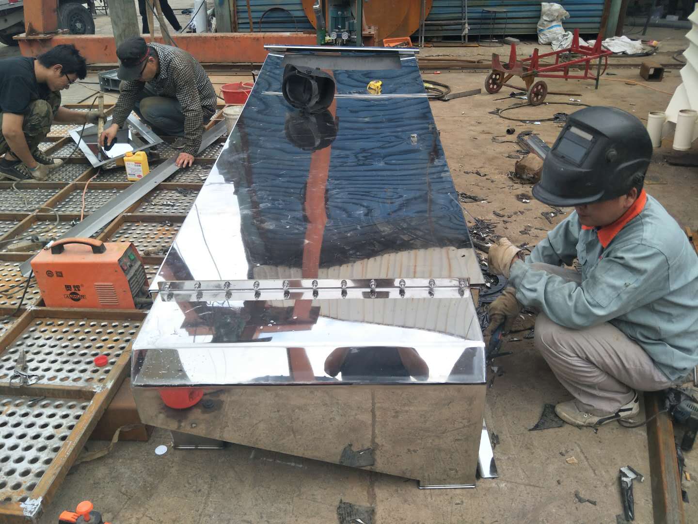 橡膠顆粒直線振動篩應用分析介紹