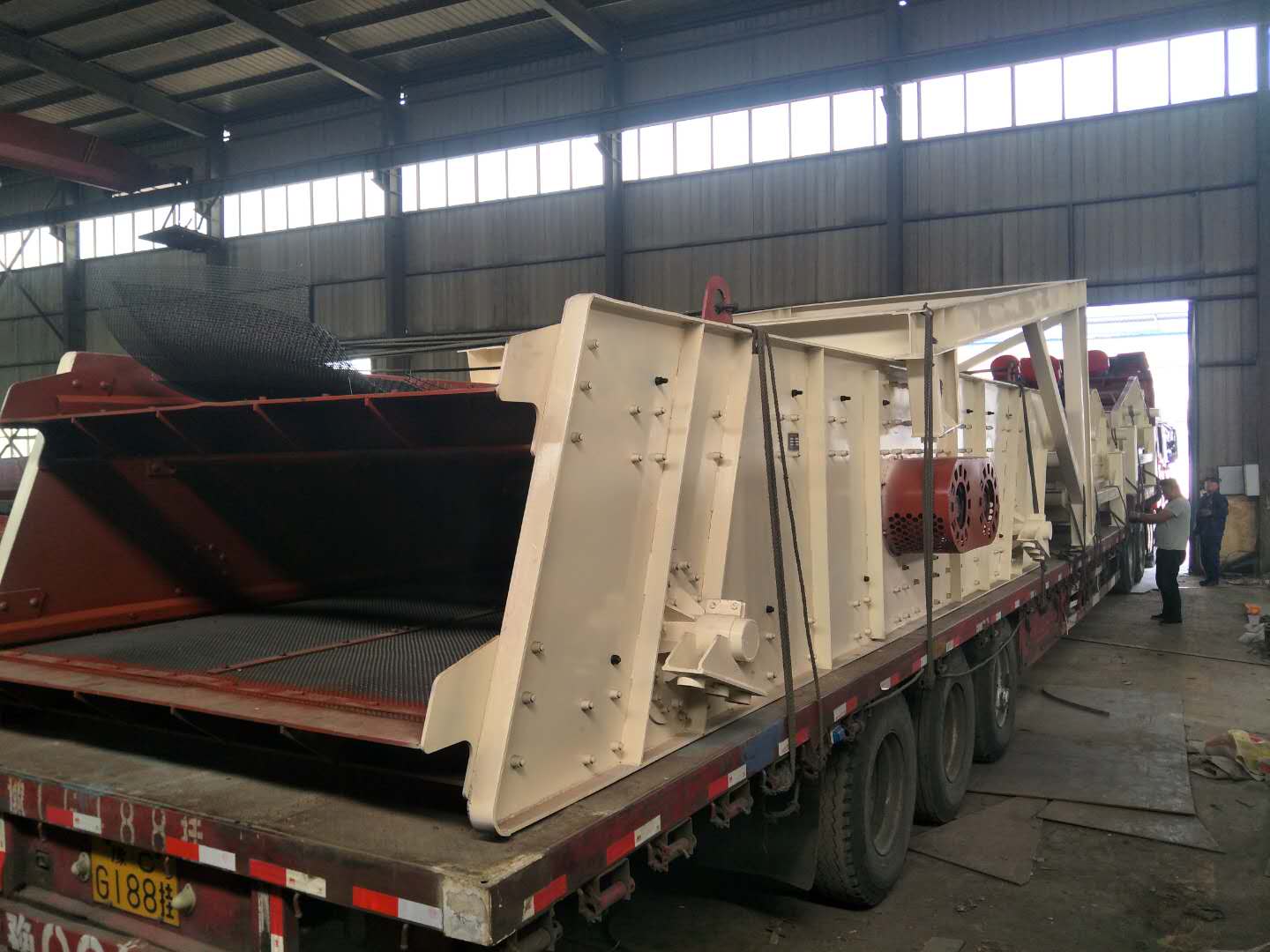 石場多層砂石圓振動篩篩分石料規(guī)格多樣