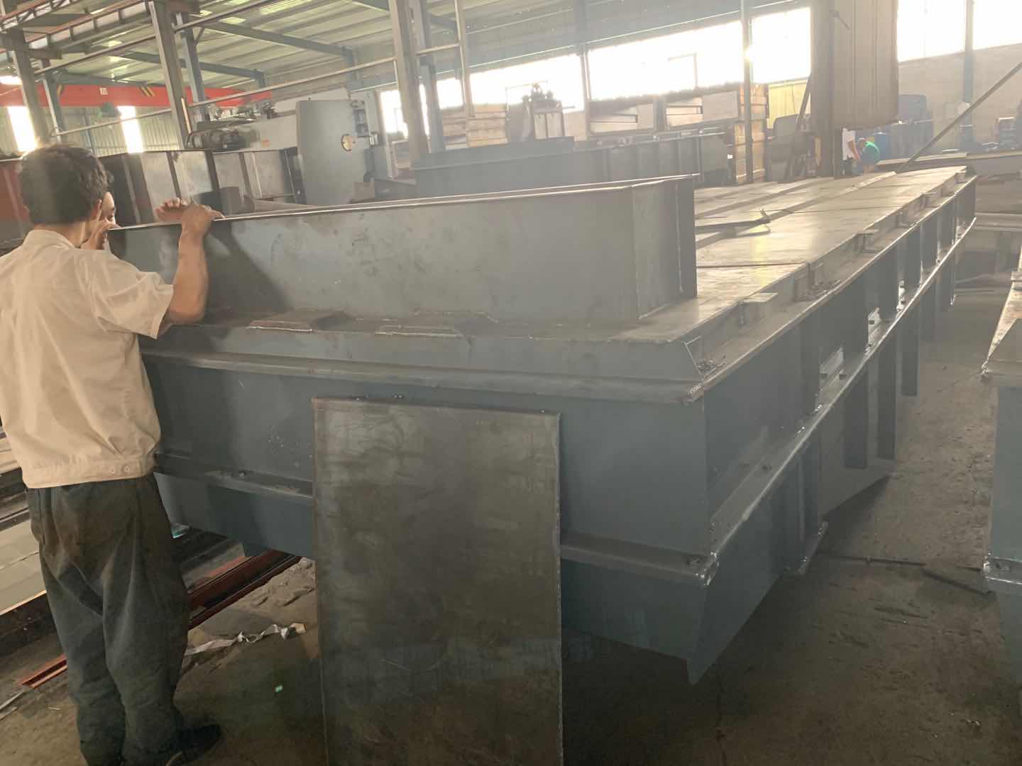 金剛砂直線振動篩分機對粗細砂料分級效果介紹