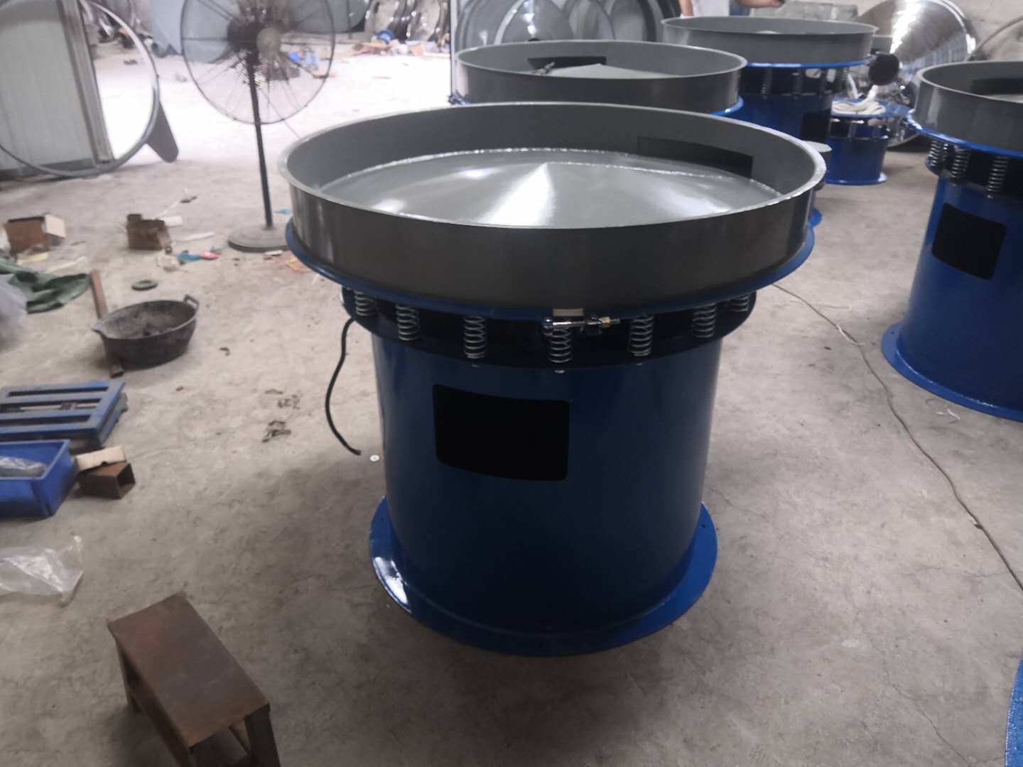 醫(yī)藥旋振動篩樹脂粉旋振篩它們的性能特點(diǎn)介紹