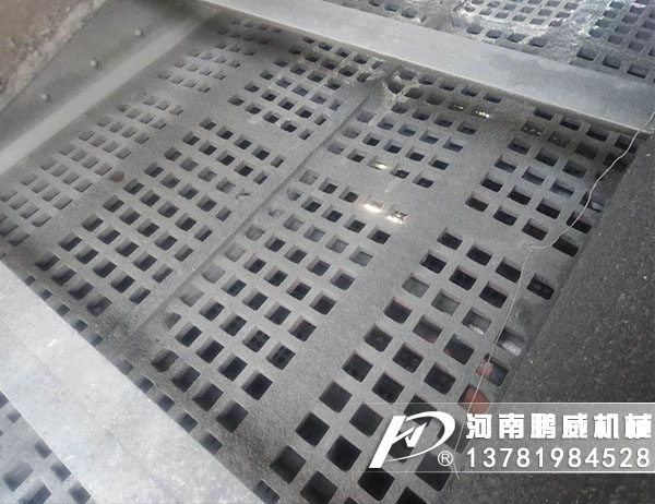 弛張篩設備對干排處理，程度的減少了這種污染的發生，對于環境的污染和影響降到了低