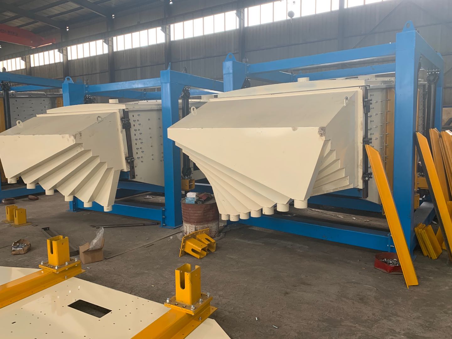 雪花白石英砂搖擺篩