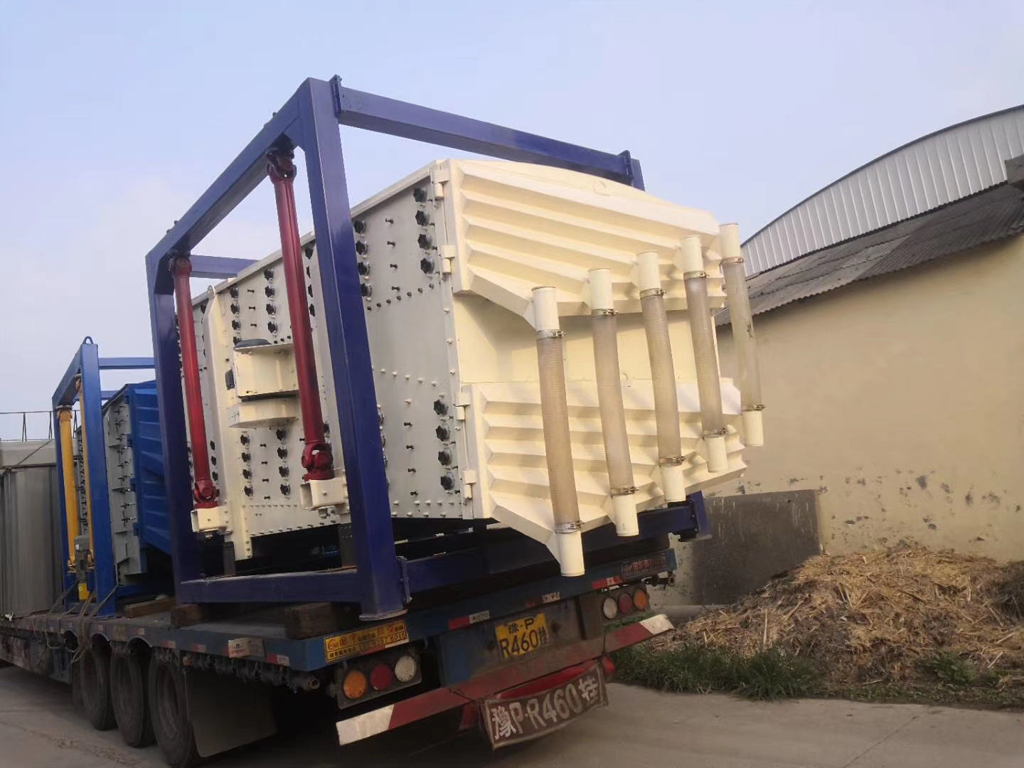 壓裂砂精細分目篩方形搖擺篩主要結構參數(shù)介紹