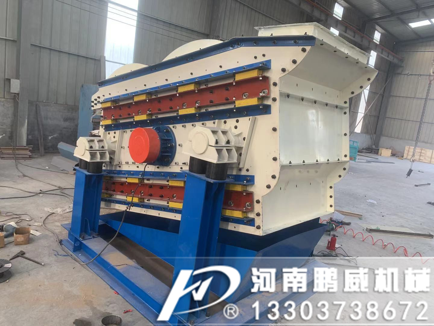 微粉沸騰篩完全解決方形搖擺篩處理產(chǎn)量和堵網(wǎng)篩網(wǎng)不耐用的問題